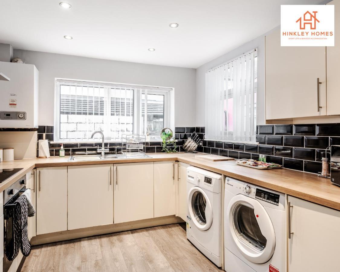Supersized House 6 Beds Sleeps 14 W Garden & Carpark By Hinkley Homes Short Lets & Serviced Accommodation Liverpool Exterior foto
