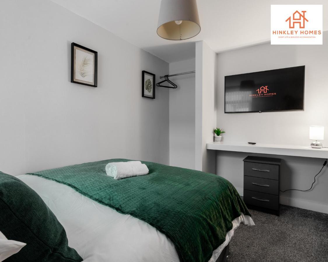 Supersized House 6 Beds Sleeps 14 W Garden & Carpark By Hinkley Homes Short Lets & Serviced Accommodation Liverpool Exterior foto