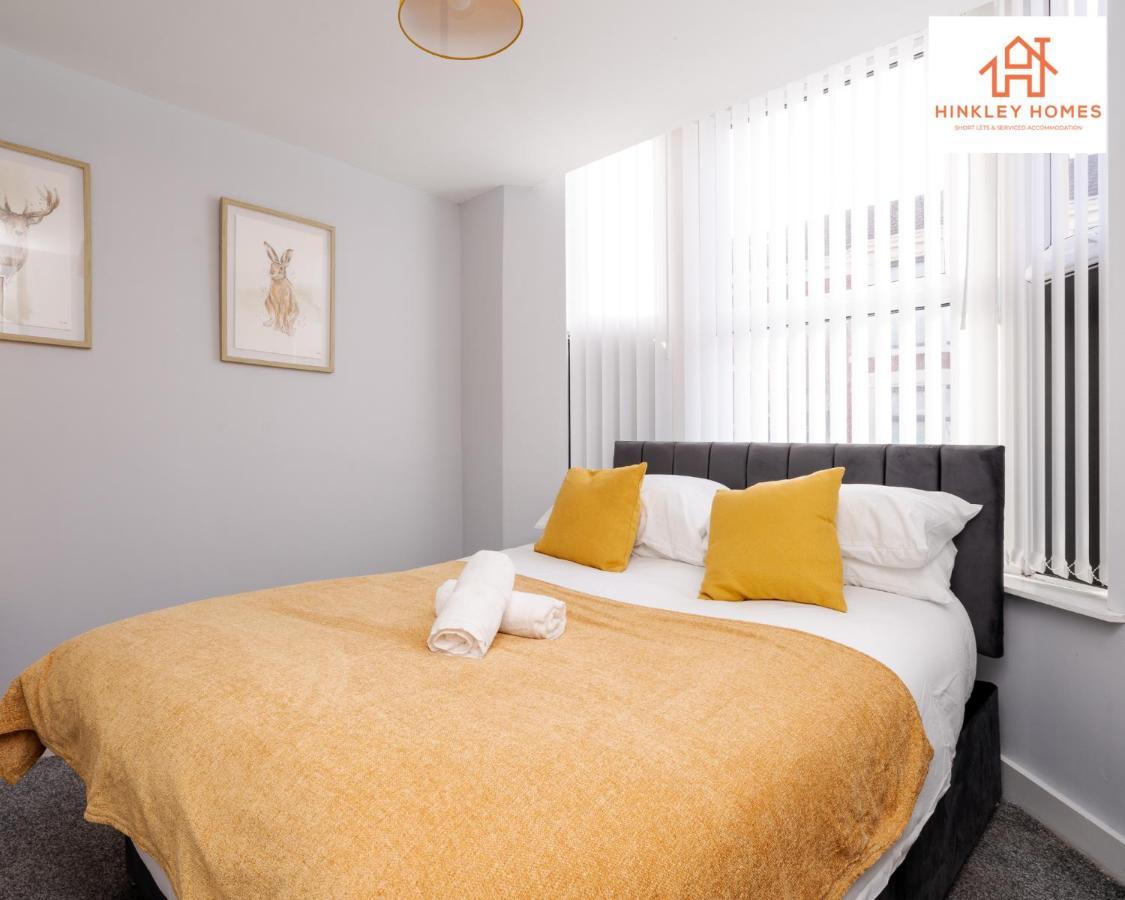 Supersized House 6 Beds Sleeps 14 W Garden & Carpark By Hinkley Homes Short Lets & Serviced Accommodation Liverpool Exterior foto